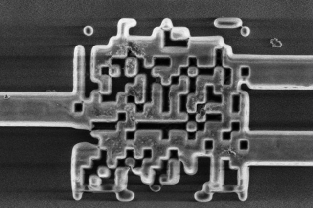 Photo credit: Ultracompact beamsplitter by Dan Hixson: University of Utah College of Engineering